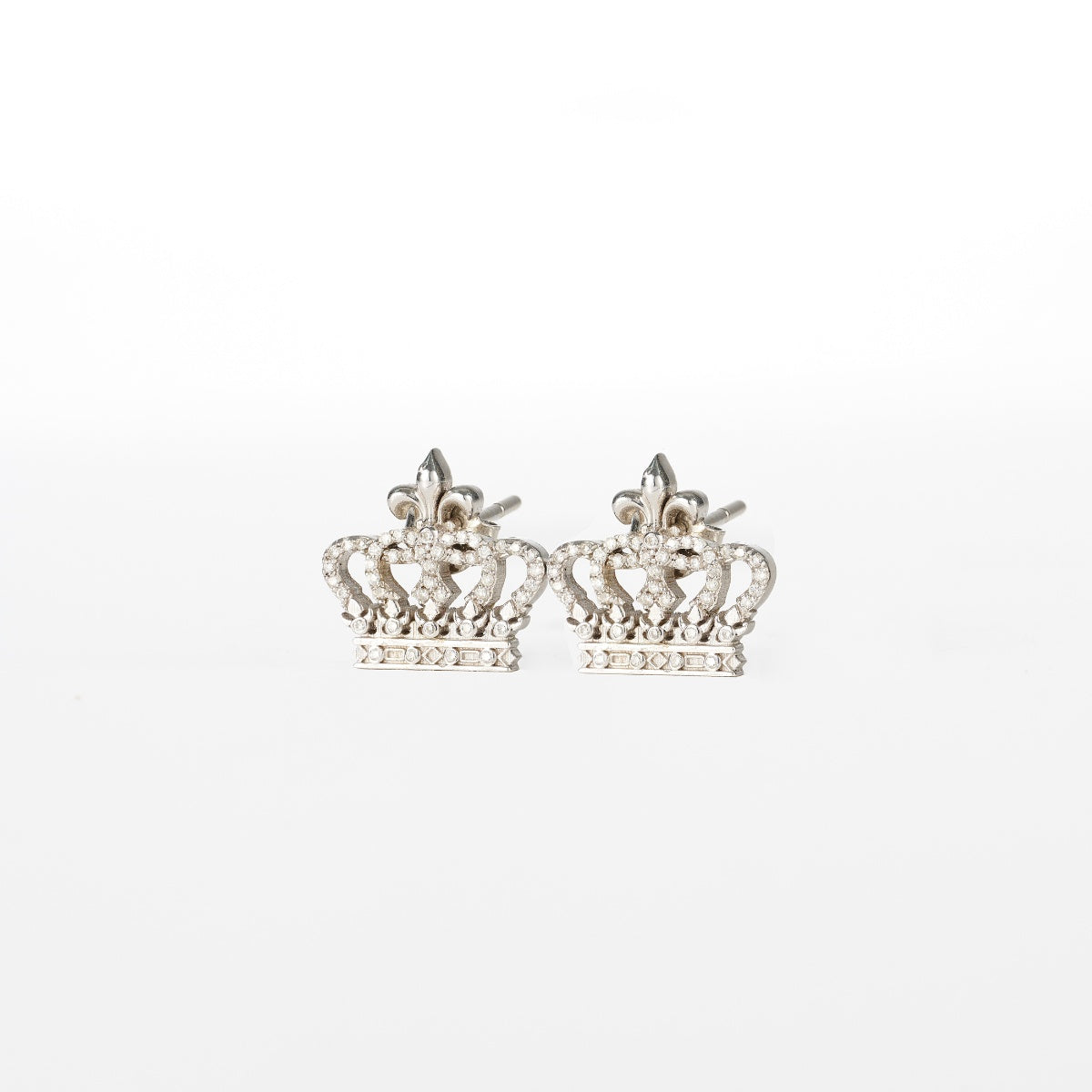 The White Golden Diamond Earrings